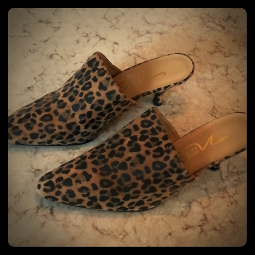 Vintage Newport News Leopard Mule 7.5 B